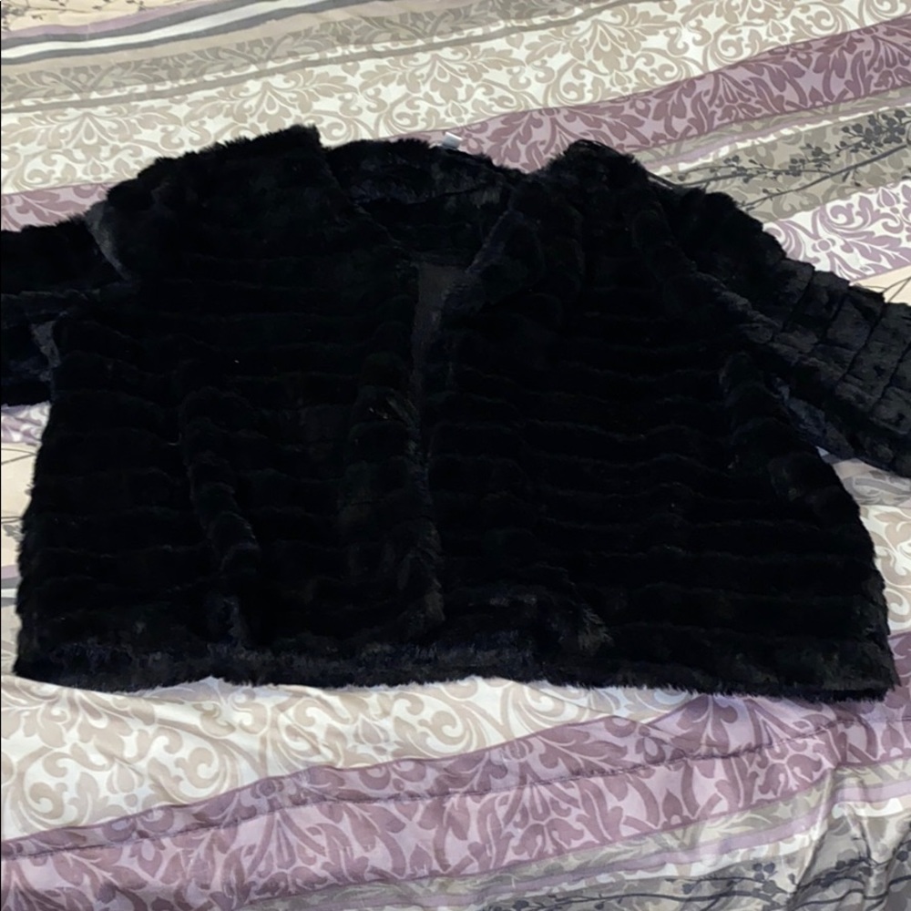 CUTE SMALL SWEATER!